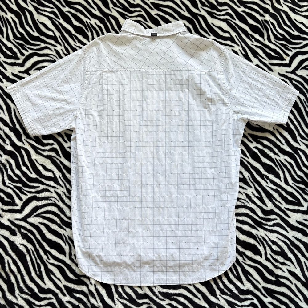 Under Armour Men's Large White Plaid Casual Short Sleeve Collard Shirt - Picture 7 of 8